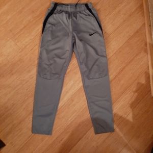 Nike lightweight sweatpants